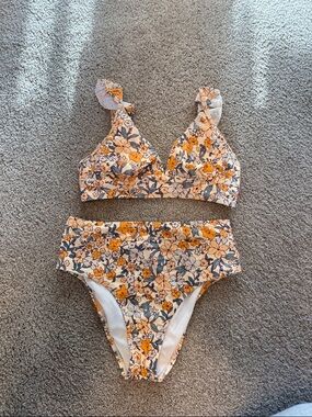 Cupshe Floral High-Waist Bikini Set in Yellow, White, Navy